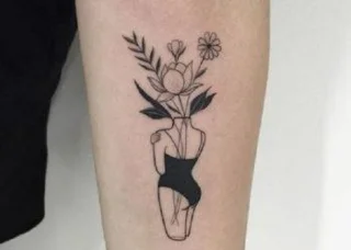 Коллекция рисунков татуировок выражает одиночество