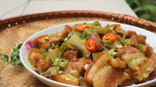 طرز تهیه شکم خوک سرخ شده با طعم نرم و خوشمزه