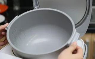 Segni che richiedono di sostituire il cuociriso con uno nuovo.