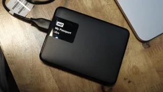 Etapas simples para conectar um disco rígido à TV