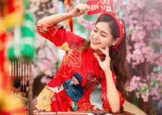 عکس های دختران زیبا و داغ درخشان در سال نو را مشاهده کنید