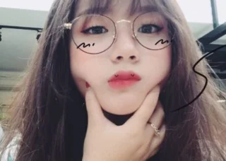 خلاصه ای از دختران زیبا که عینک های بسیار زیبایی دارند