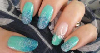 Tiffany Nail Art: Kuku berwarna Tiffany