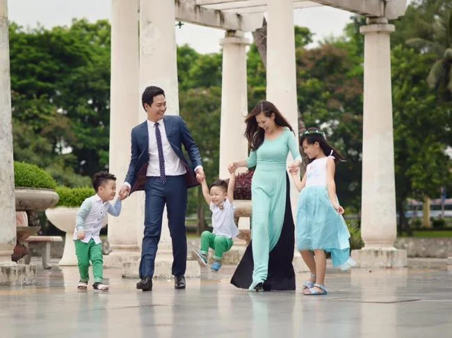 عکس خانوادگی زیبا و دنج شاد 