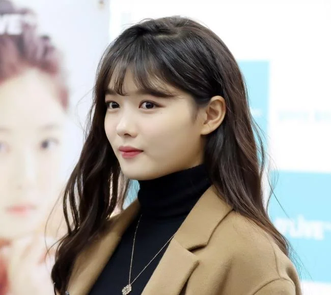 Ringkasan dari beberapa gaya rambut wanita paling panas hari ini