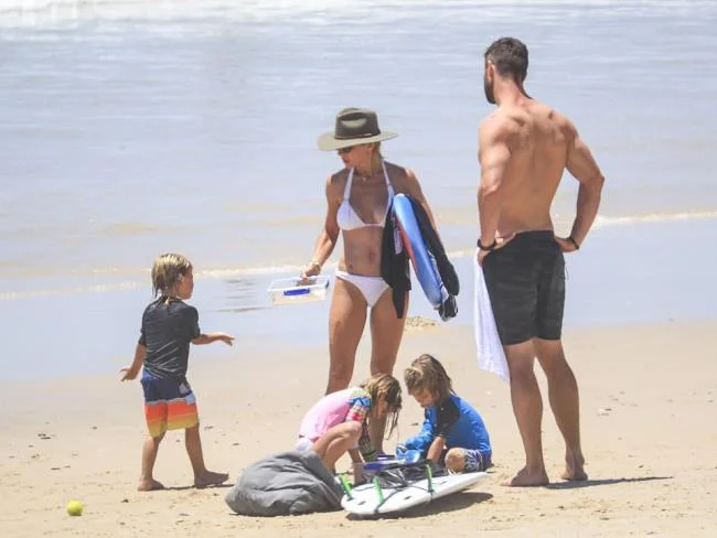 عکس خانوادگی زیبا و دنج شاد 