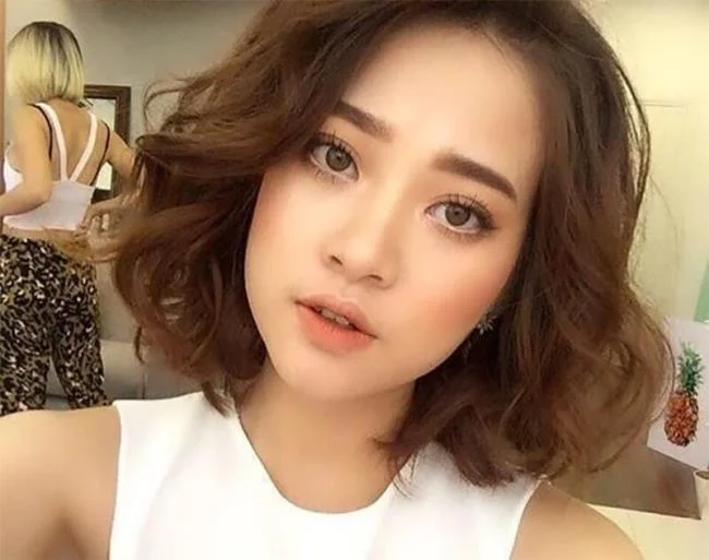 Menggabungkan gaya rambut pendek yang paling indah hari ini