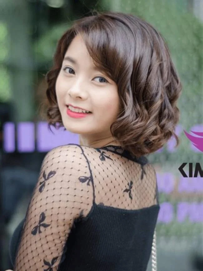 Menggabungkan gaya rambut pendek yang paling indah hari ini