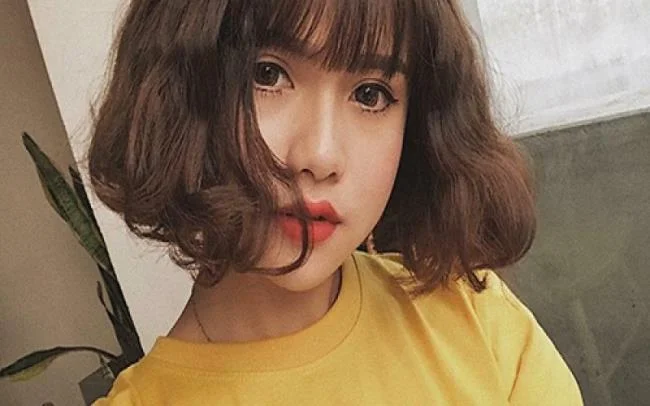Menggabungkan gaya rambut pendek yang paling indah hari ini