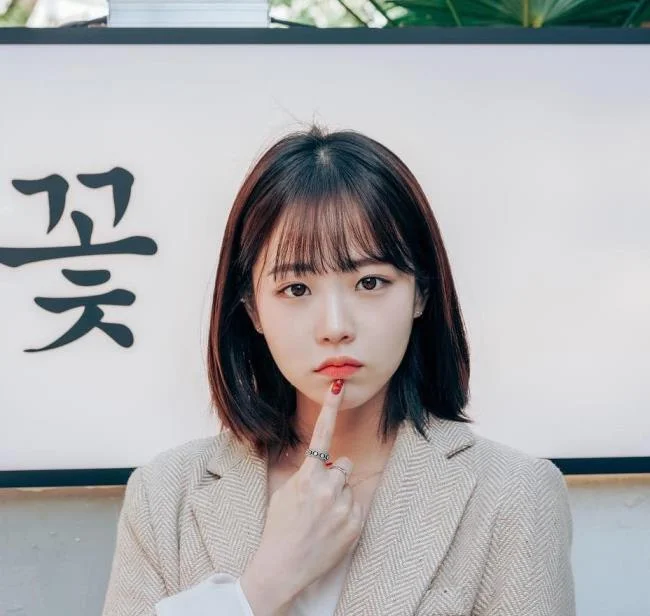 Menggabungkan gaya rambut pendek yang paling indah hari ini