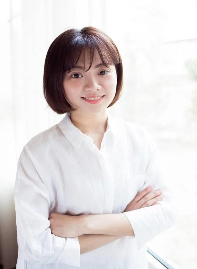 Menggabungkan gaya rambut pendek yang paling indah hari ini