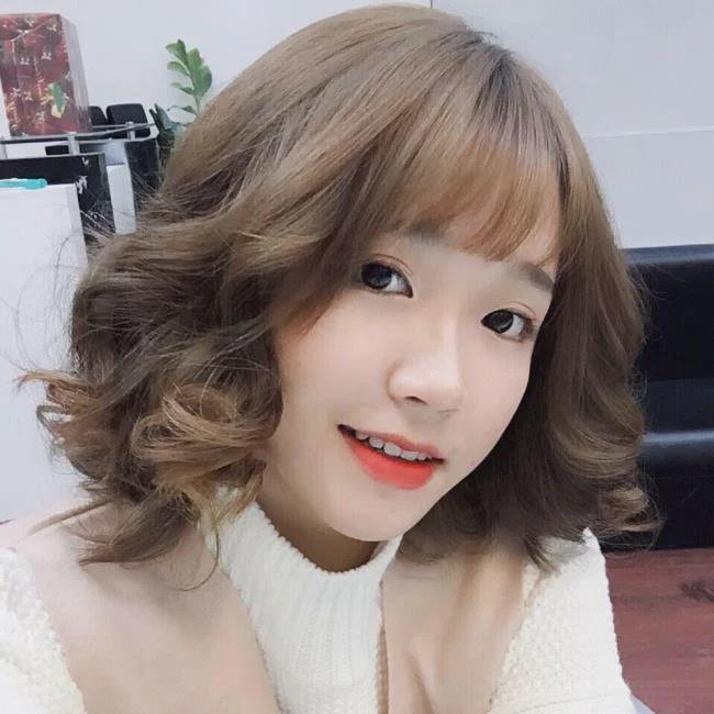 Menggabungkan gaya rambut pendek yang paling indah hari ini