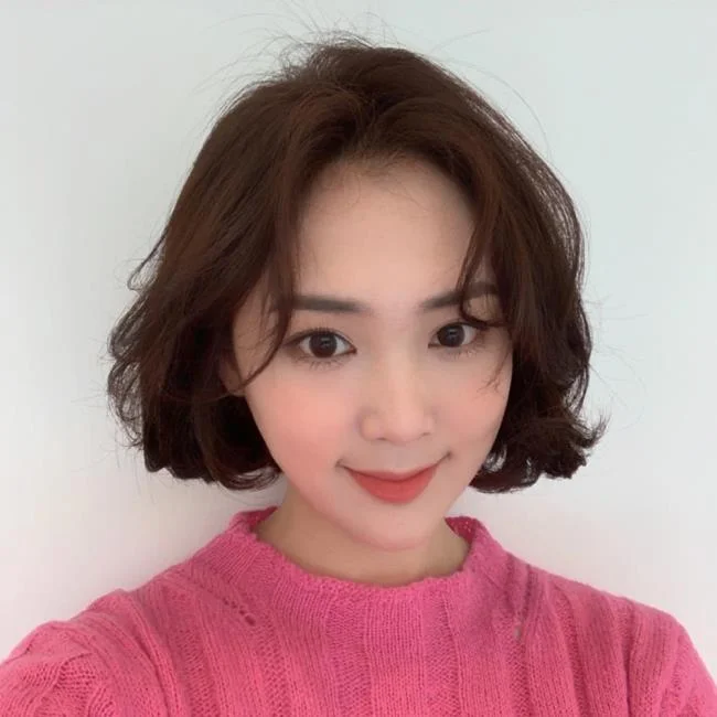 Menggabungkan gaya rambut pendek yang paling indah hari ini