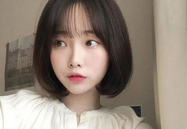 Menggabungkan gaya rambut pendek yang paling indah hari ini