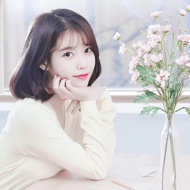 Menggabungkan gaya rambut pendek yang paling indah hari ini