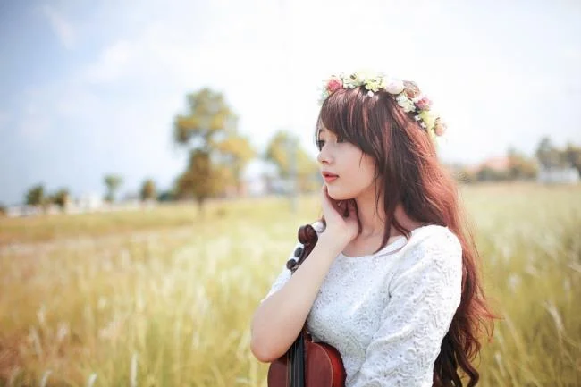 سنتز تصویر ناز دختر زیبا