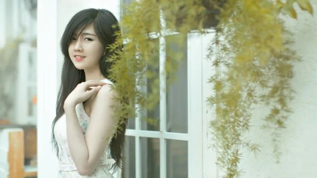 سنتز تصویر ناز دختر زیبا