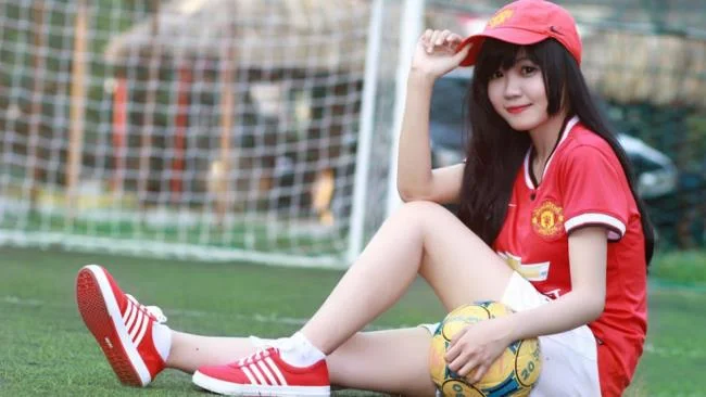 سنتز تصویر ناز دختر زیبا