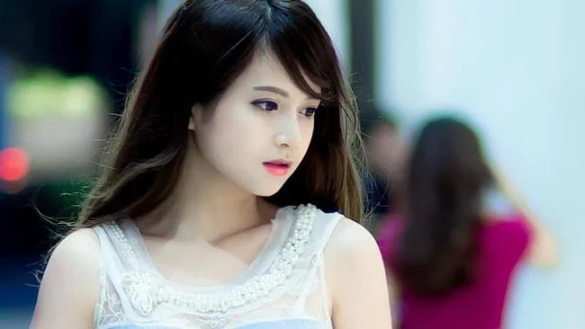 سنتز تصویر ناز دختر زیبا