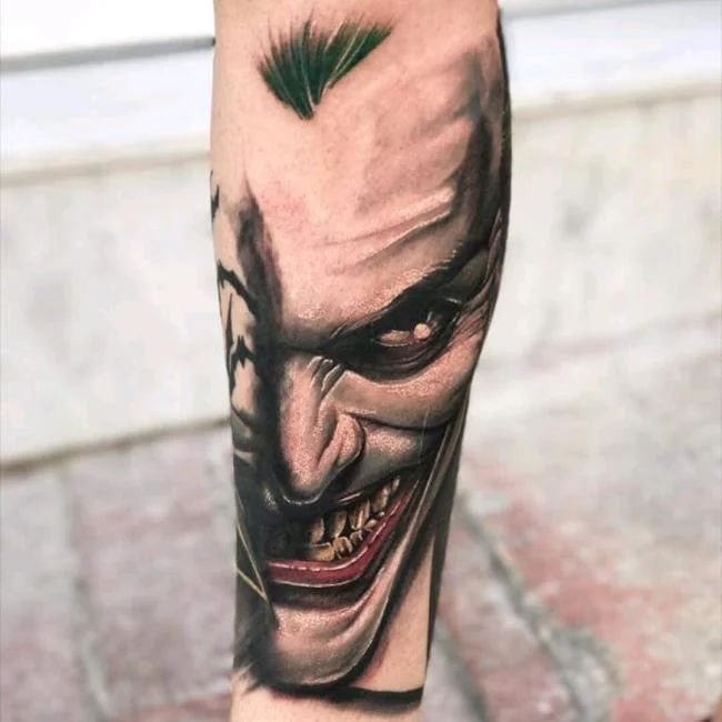 Koleksi pola tato Joker penuh misteri dan sangat menarik