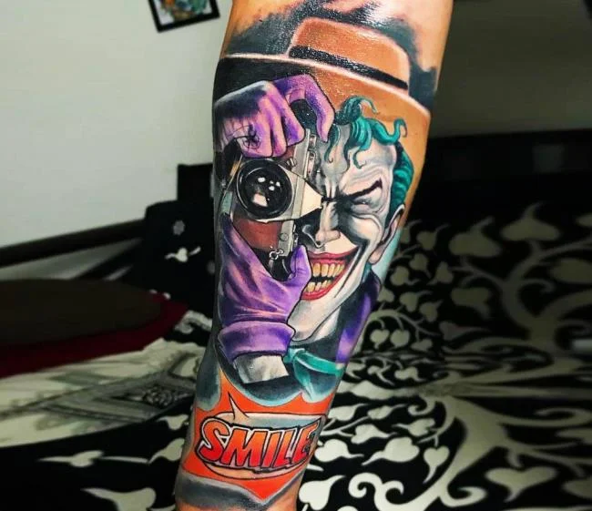 Koleksi pola tato Joker penuh misteri dan sangat menarik