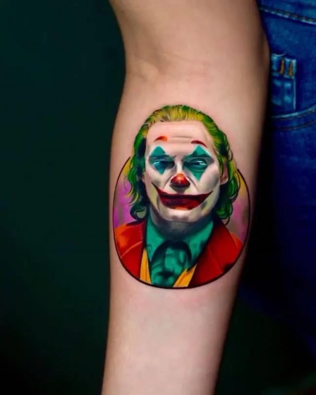 Koleksi pola tato Joker penuh misteri dan sangat menarik