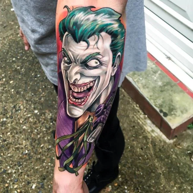 Koleksi pola tato Joker penuh misteri dan sangat menarik