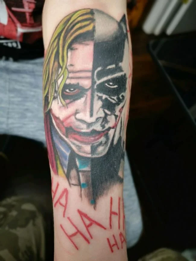 Koleksi pola tato Joker penuh misteri dan sangat menarik