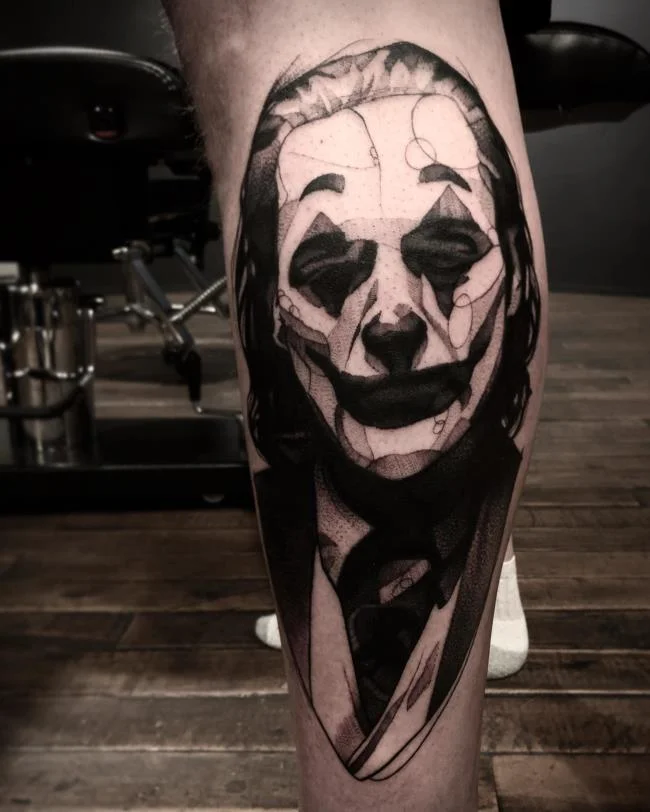 Koleksi pola tato Joker penuh misteri dan sangat menarik