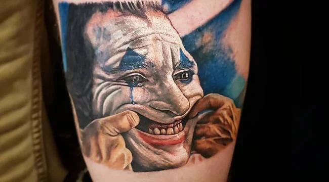 Koleksi pola tato Joker penuh misteri dan sangat menarik