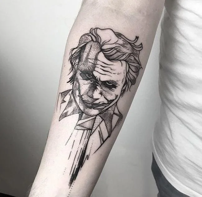 Koleksi pola tato Joker penuh misteri dan sangat menarik