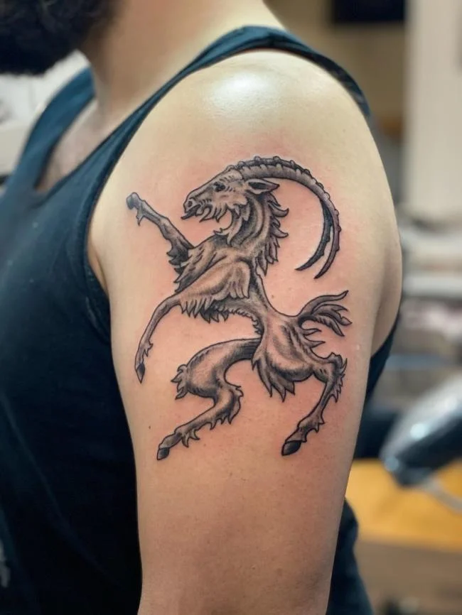 Koleksi 50 pola tato naga di lengan