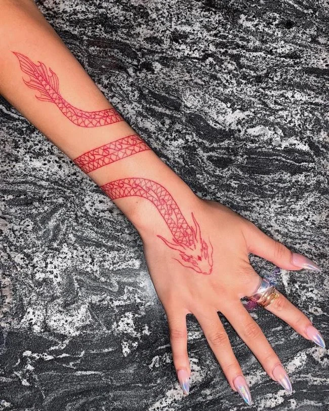 Koleksi 50 pola tato naga di lengan