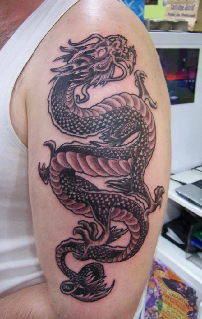 Koleksi 50 pola tato naga di lengan