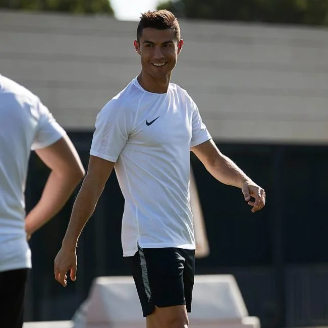 Koleksi gambar Cristiano Ronaldo CR7 yang paling indah