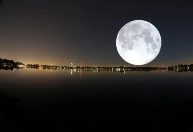 Koleksi gambar bulan yang paling indah