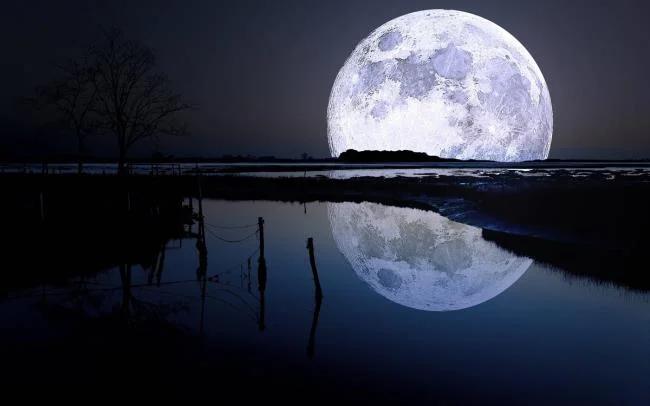 Koleksi gambar bulan yang paling indah