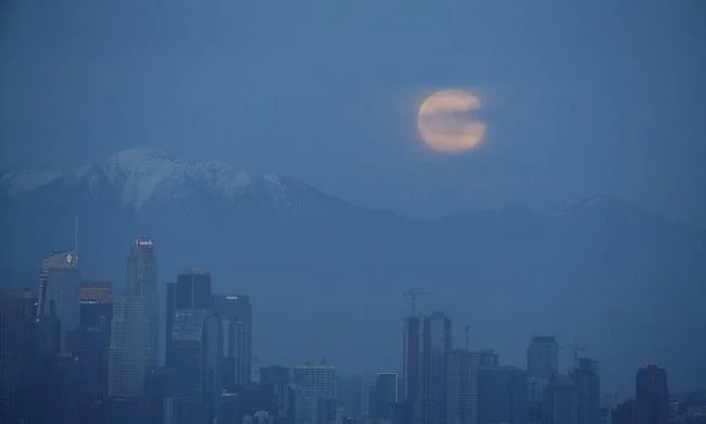 Koleksi gambar bulan yang paling indah