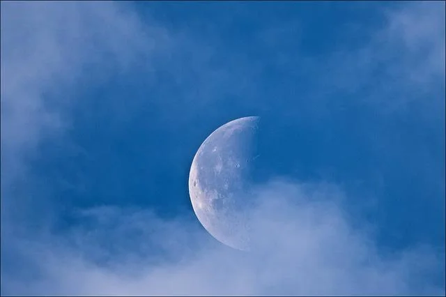 Koleksi gambar bulan yang paling indah