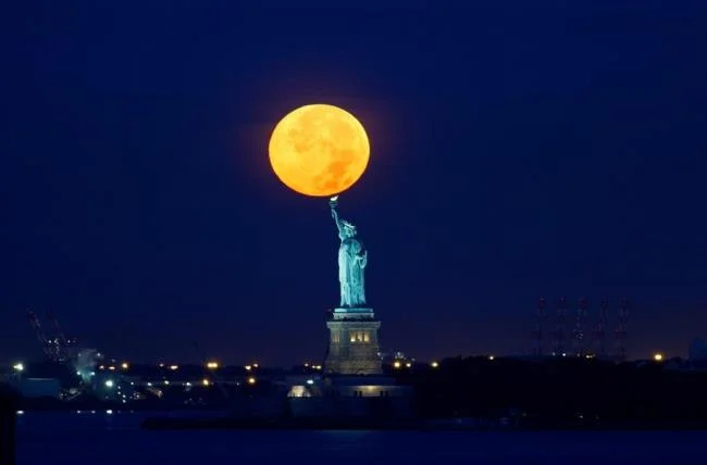 Koleksi gambar bulan yang paling indah