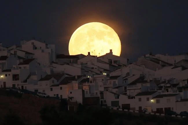 Koleksi gambar bulan yang paling indah