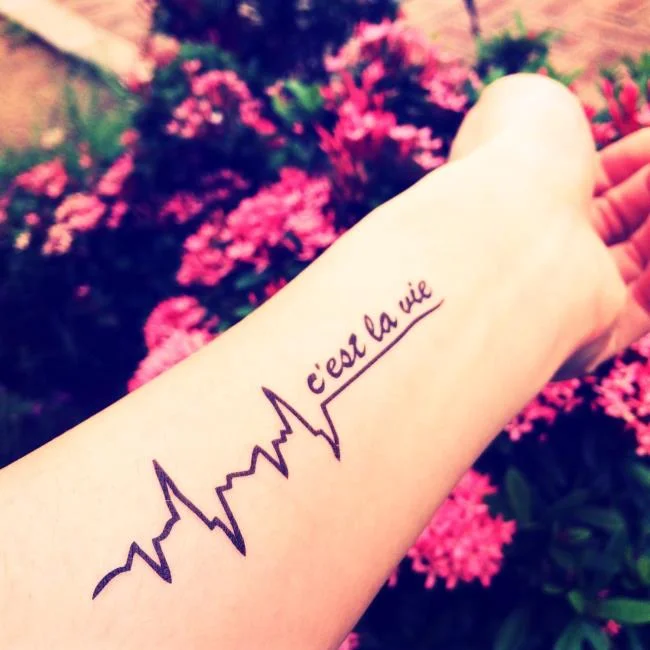 Recomienda más de 50 patrones de tatuaje de frecuencia cardíaca extremadamente significativos