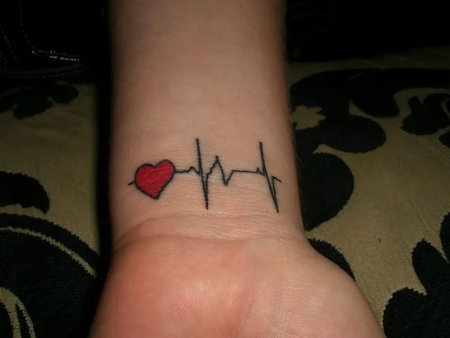 Recomienda más de 50 patrones de tatuaje de frecuencia cardíaca extremadamente significativos