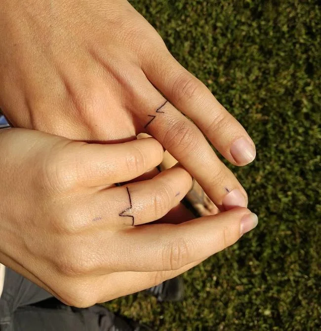 Recomienda más de 50 patrones de tatuaje de frecuencia cardíaca extremadamente significativos