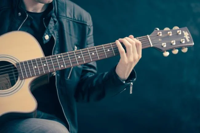 Koleksi gambar gitar yang paling indah