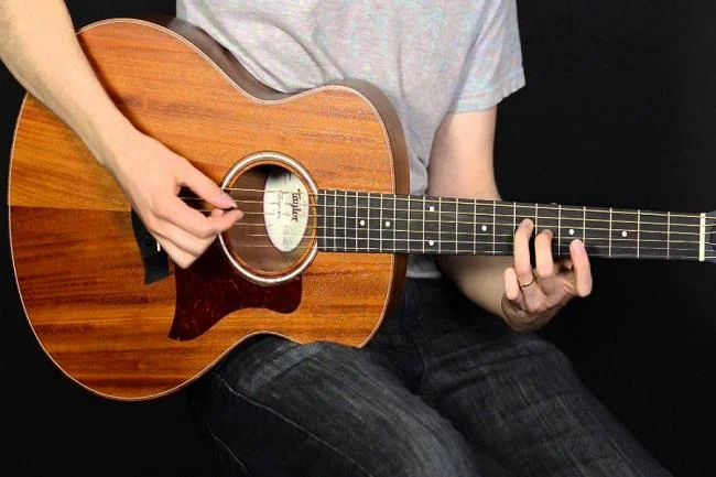 Koleksi gambar gitar yang paling indah