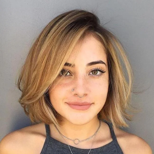 Ringkasan gadis cantik berambut pendek yang paling cantik
