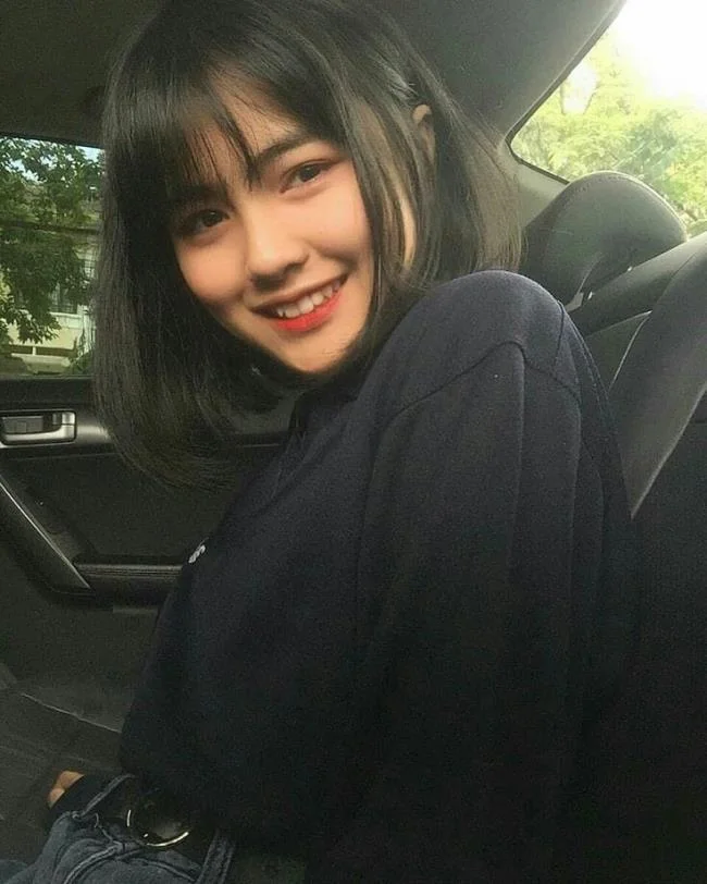 Ringkasan gadis cantik berambut pendek yang paling cantik