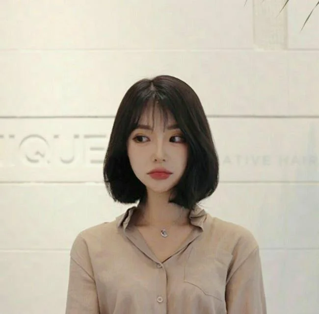 Ringkasan gadis cantik berambut pendek yang paling cantik