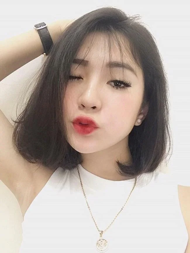 Ringkasan gadis cantik berambut pendek yang paling cantik
